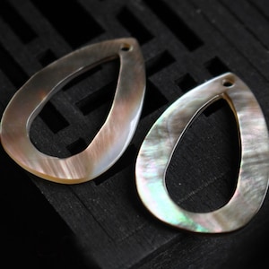 10pcs 20x30mm Black Mother of Pearl Shell Carved Teardrop Charms Pendants,Mother Of Pearl Beads,Beads Charms Pendants,Shell Jewelry DIY, B43