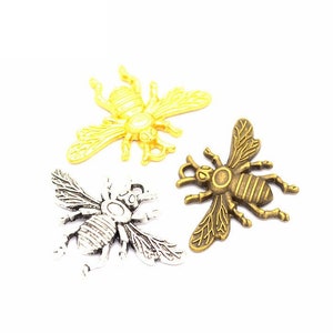 6 or 15PCS, Antique Gold Tone BEE Round Charm Pendant, 2 6 or 15PCS, Antique Gold Tone BEE Round Charm Pendant, 2