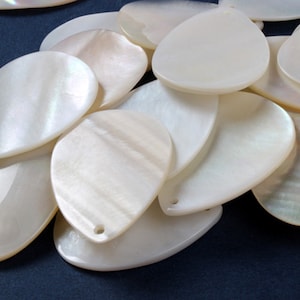 10pcs Teardrop Mother of Pearl Shell Hollow Carved Flower Charms Pendants,Mother Of Pearl Beads,Beads Charms Pendants,Shell Jewelry DIY,B250