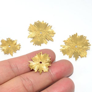 24PCS+ Raw Brass Charms - Sunflower Raw Brass Charms - Earring connectors - Earring Findings - Jewelry Supplies - 22.3x20.8mm, 29x31mm, B215