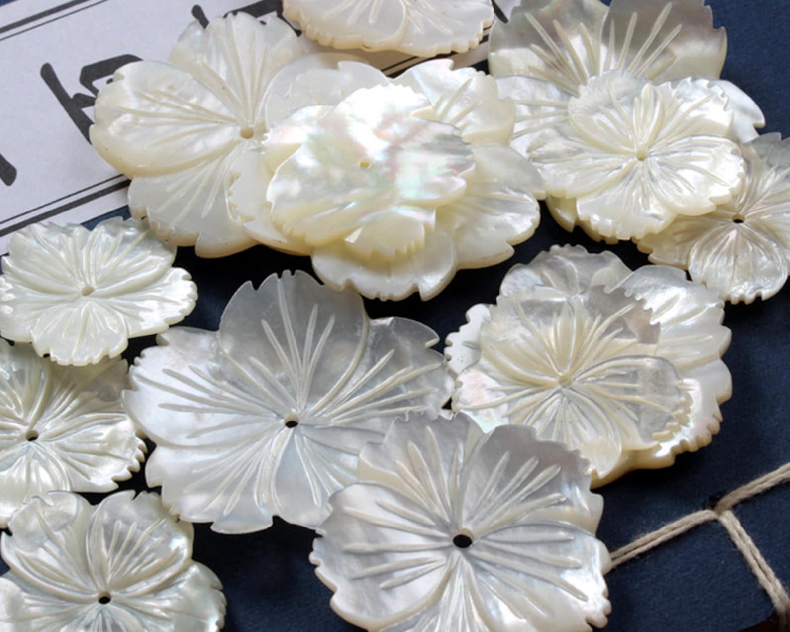 2pcs White Mother of Pearl Shell Flower Charms Pendants - Etsy