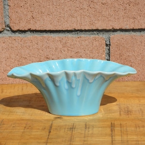 Vintage Light Blue Fluted Ceramic Drip Glaze Vase with Ruffled Edges
