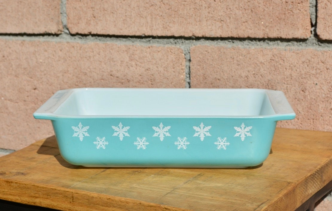 Pyrex Snowflake Garland 933 Lasagna Baking Pan Vintage Rectangular Blue  shiny