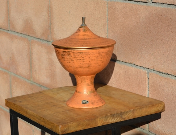Mid-Century Haeger Pottery 22K Gold Tweed Glaze Peach Ceramic Chalice or Pedestal Vase with Metal Knob Handle Lid