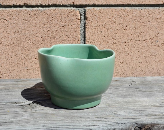 Vintage Small Green Ceramic Planter or Flower Pot with Ruffled Rim