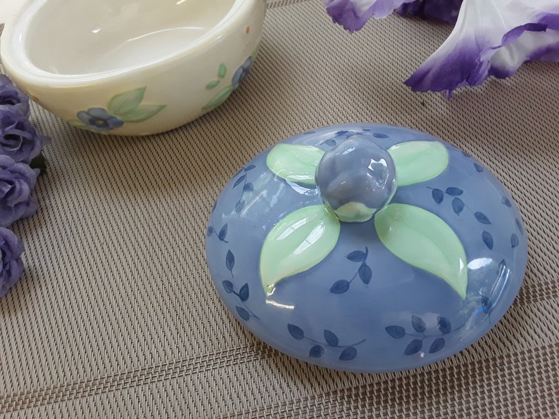 1999-Active Pfaltgraff Summer Breeze Deviled Egg Bowl