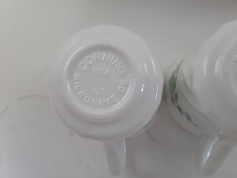 1995-2017 Corelle Callaway Ivy Set of Two Cup and Saucer Sets