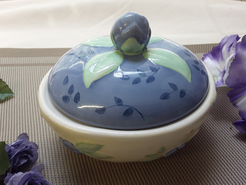 1999-Active Pfaltgraff Summer Breeze Deviled Egg Bowl