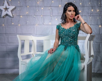 Prom Dress Green Ball Gown Tulle Dress Formal Party Gown Floral Lace Ball Gown Bridesmaid Dress Party Dress Long Prom Dress with Lace
