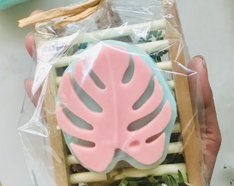 Monstera Soap & Dish Gift Sets 24 or 30 Count /Customized/ Party Favors / Baby Shower / Bridal Shower / Mother&#39;s Day / Succulents / Birthday