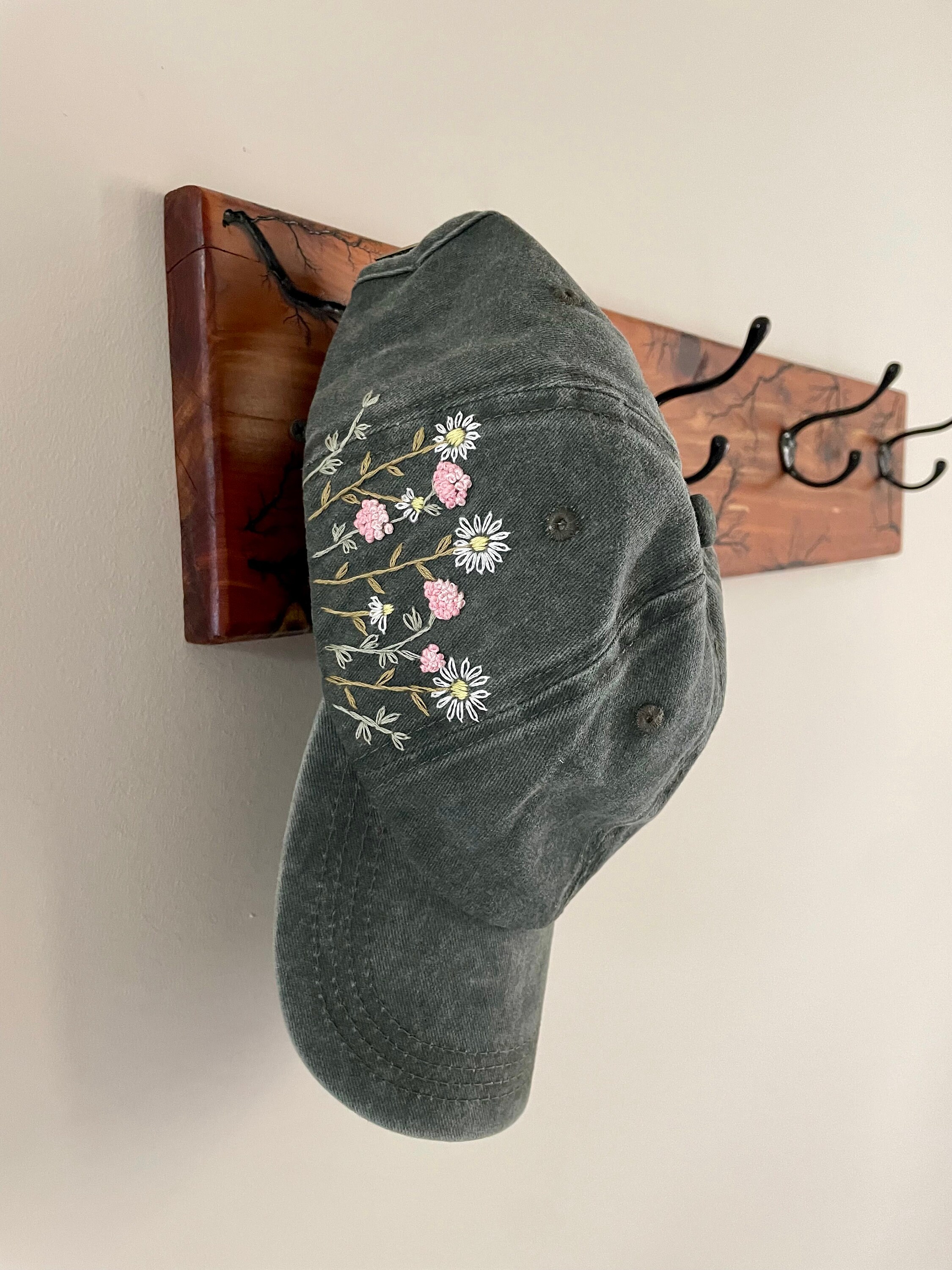 Hand Embroidered Wildflower Baseball Cap: Vintage Gray  display picture 2