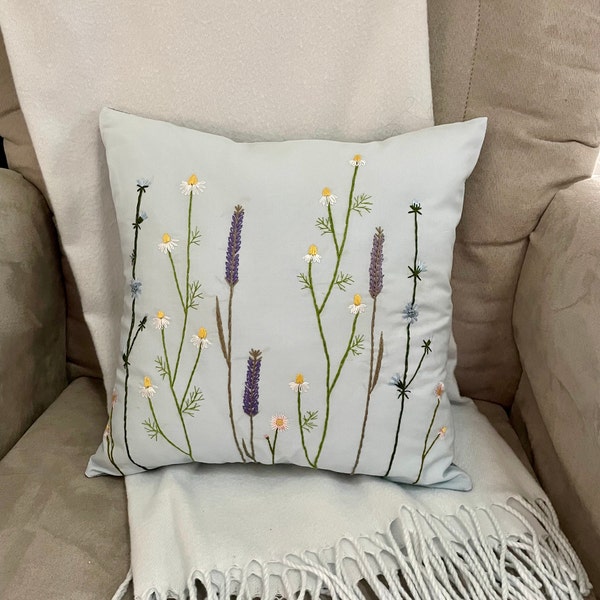 Hand Embroidered Wildflower Pillow || Floral Decor Pillow || Floral Accent Pillow || Blue Pillow || Hand Embroidery Pillow ||Free Shipping