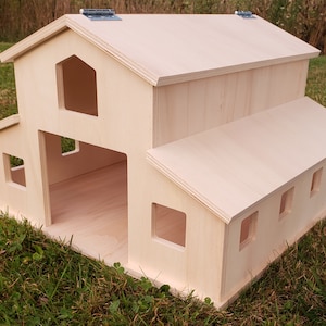 Toy Horse Barn: Unfinished Wood, Hinged Roof