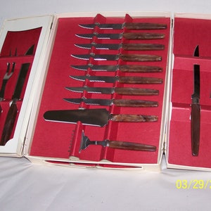 Vintage Regent Sheffield Stainless Steak Knife Set w/Hanging Wood