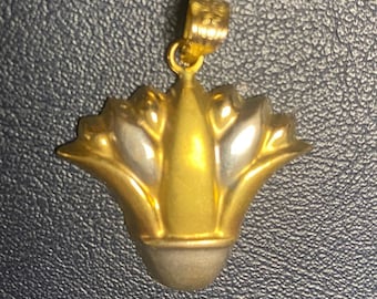 18K Gold Egyptian Lotus Flower Pendant - Middle Eastern Jewelry