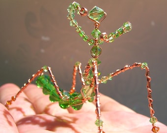 Praying Mantis Beaded Wire Preying Mantis Suncatcher Handmade Insect Art Swarovski Small Insect Figurine Garden Ornament