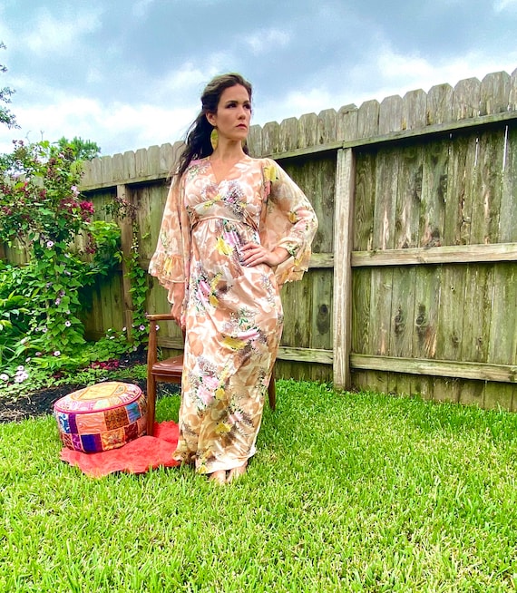 Vintage 1970s Floral Woodstock Hippie Maxi dress