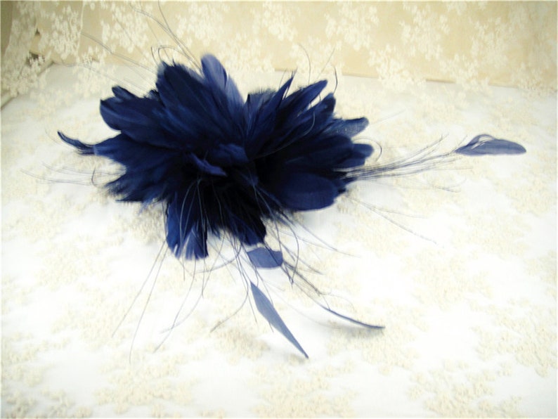 Fleur torsadée cheveux fleur casque chapellerie plume Mont Barrettes accessoires Bibi fleur de plume pour partie bal de mariage image 2