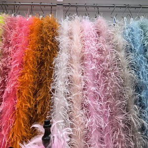 9 couleurs, 5 épaisseurs, 2 mètres de plumes d'autruche duveteuses, garniture de boa pour costumes, artistes interprètes ou exécutants, défilés de mode, bottes, écharpe