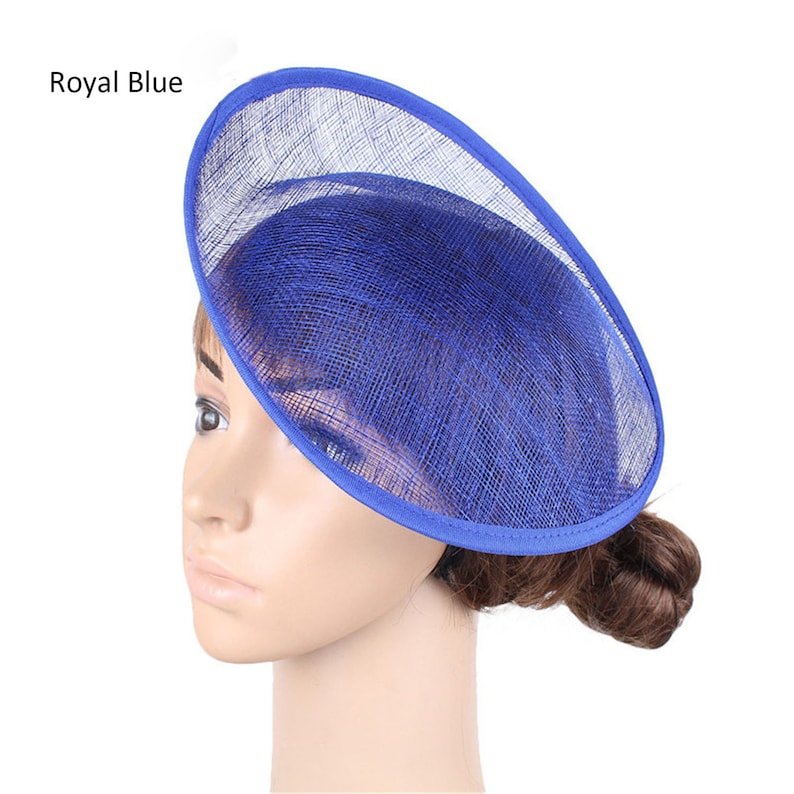 Bibi boutonné de forme ronde avec base de chapeau Sinamay, chapeau haut de forme pour chapellerie et fabrication de chapeaux 9,84 po. de diamètre Royal Blue