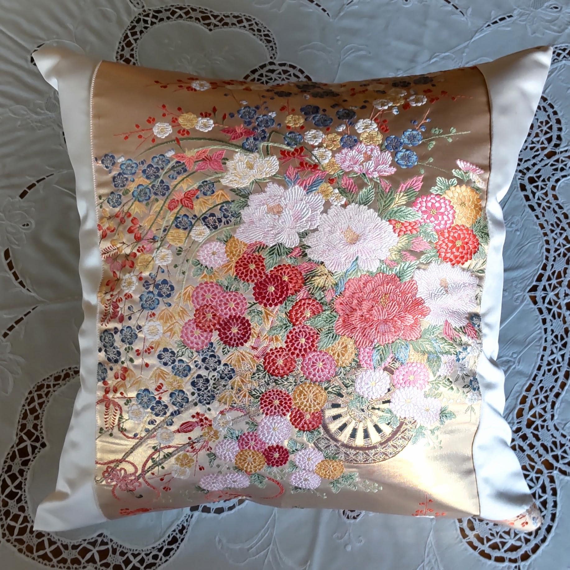 Vintage Obi(Kimono) Cushion Beautiful flower wheel(1)