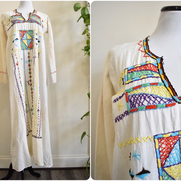 Vintage Embroidered Folk Tunic Maxi Dress w Wide Sleeves // Midsommar Peasant Sack Dress Dirndl // Medium Large