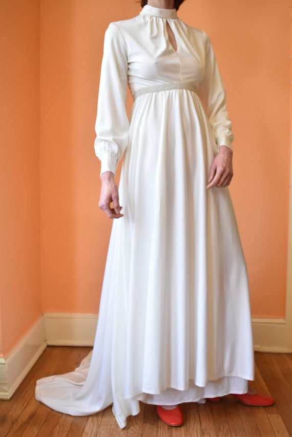 Vintage 1970s Wedding Gown With Long Train, Keyho… - image 8