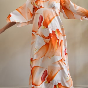 Vintage 1970s Dramatic Hawaiian Kaftan w Long Open Flutter Sleeves // Statement Bold 70s Retro Hostess Tropical Maxi Dress // Small Medium
