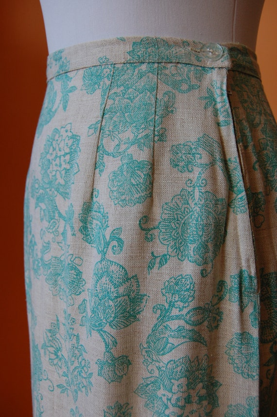 40s Linen 3 Piece Skirt Suit w Aqua Floral Design… - image 8