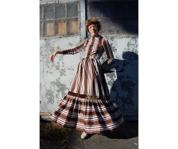 50s Does 1800s Velvet and Satin Hostess Dress // V
