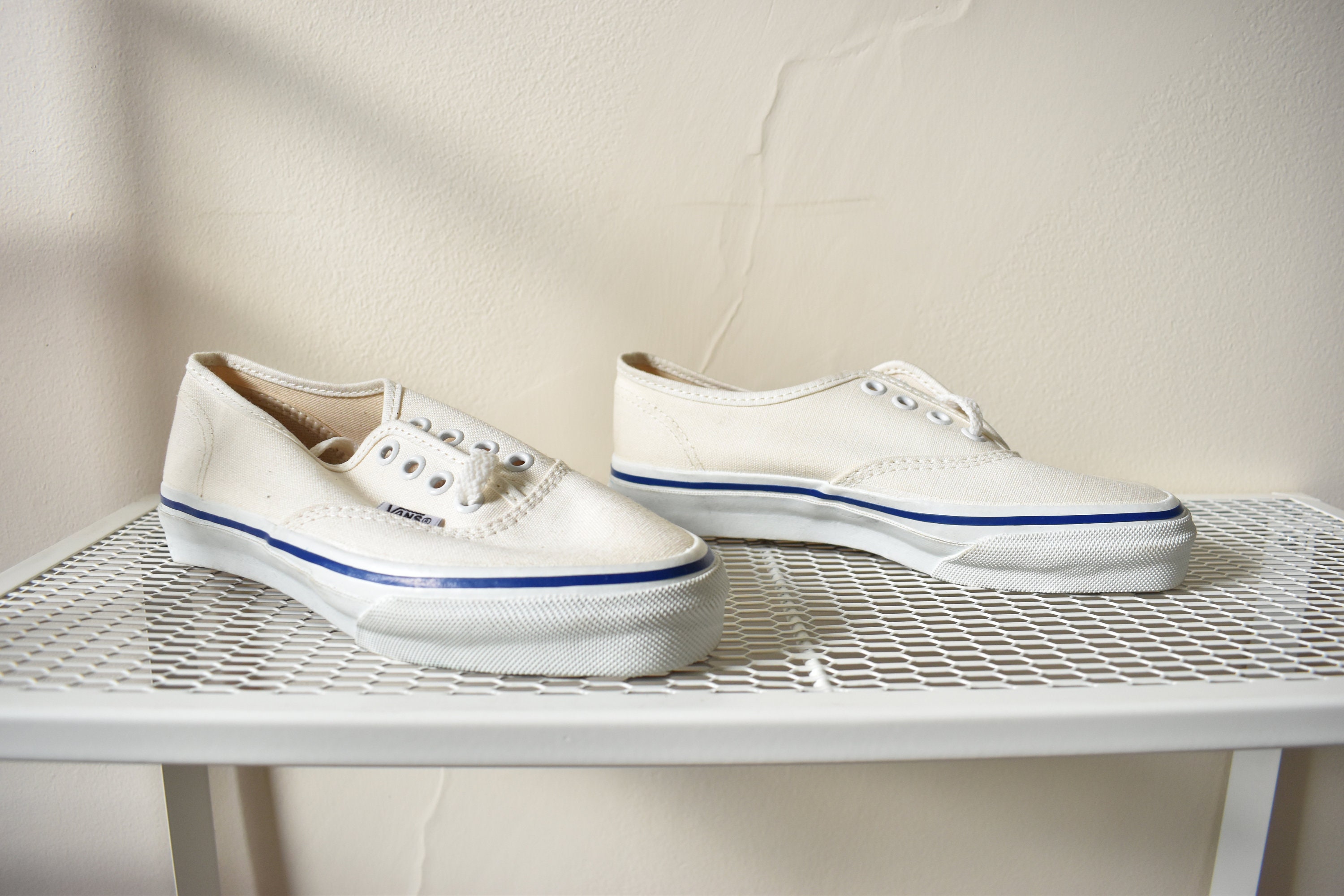 Cranberry vans shoes best sale