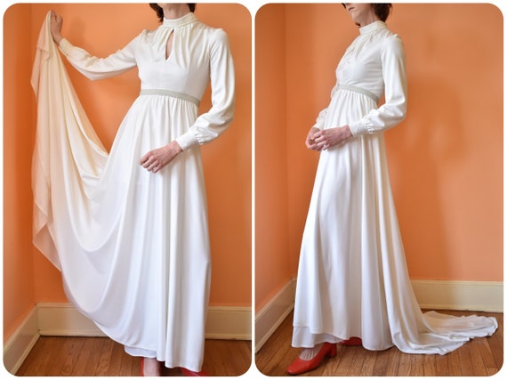 Vintage 1970s Wedding Gown With Long Train, Keyho… - image 1