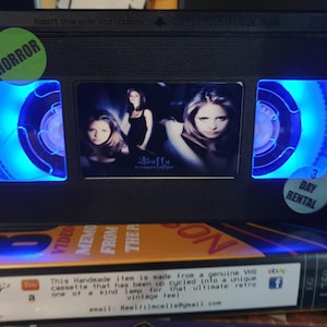 Retro VHS-lamp, Buffy the Vampire Slayer! Geweldig cadeau-idee voor elke filmfan, mancave of verjaardagscadeaus