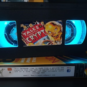 Lampada VHS Tales From The Crypt: luce notturna retrò riciclata