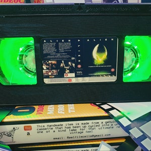 Retro VHS Lampe, Alien, Nachtlicht Atemberaubendes Sammlerstück, Top Qualität! Erstaunliche Geschenkidee für jeden Filmfan, Ideen des Mannes!