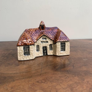 Tey Pottery School House | Countryside Collection No. 15 | Britain in Miniature Series