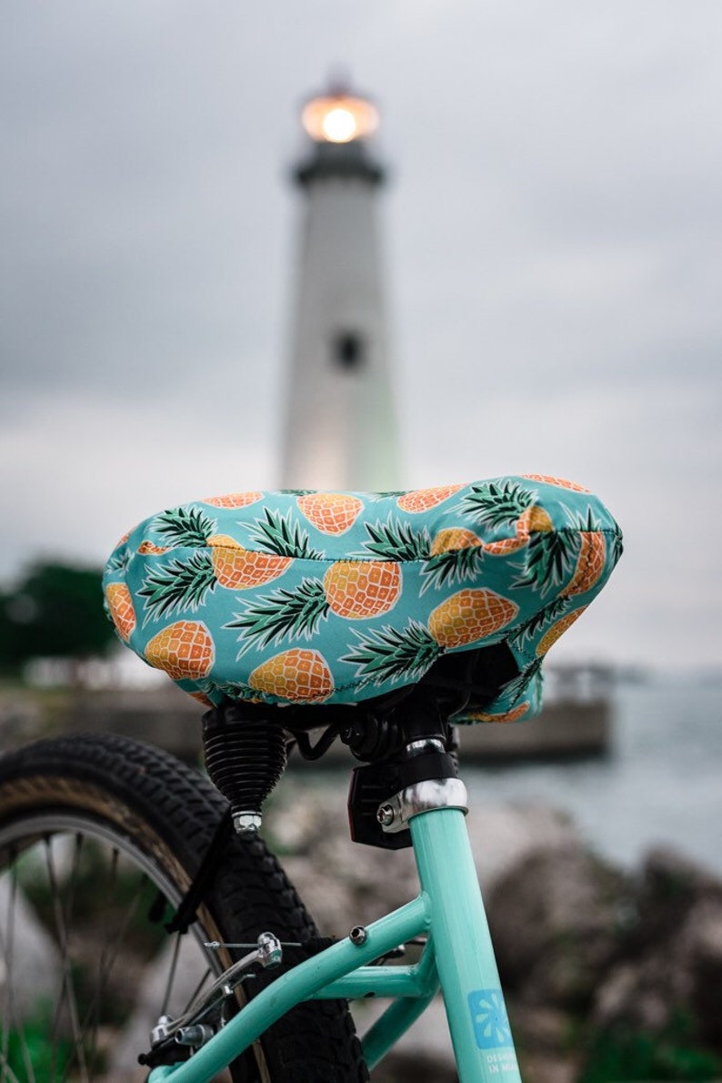 Cushy Bike Seat Cover With Pineapple Print Image 0