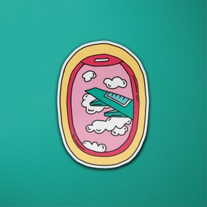 Może przedstawiać: Żółta, czerwona i różowa kreskówkowa ilustracja samolotu lecącego przez chmury w okrągłej ramie okna.