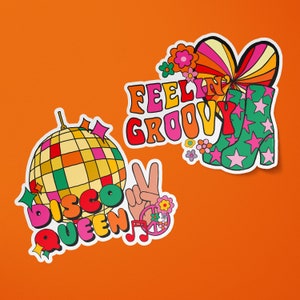 Confezione da 2 adesivi Groovy Disco / Mirrorball / Peace Love / Musica anni '70 / Hippy / Flower Power / Adesivi per valigie per bagagli / Adesivi per laptop