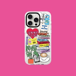 Op de afbeelding: Een transparante telefoonhoes met een kleurrijke illustratie van boeken, koffie en een boekclubthema. De tekst op de hoes luidt "Book Club" en "Books & Snacks".