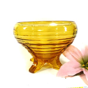 Vintage amber colored glass bowl, 1930s amber glass, pressed glass, mid century fruit bowl, 3.5&quot; (h) x 7.25&quot; (diameter)
