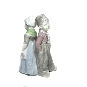 Gebruder Heubach Dutch girl and boy, porcelain couple figurine, rare color 7.4&quot; / 19 cm