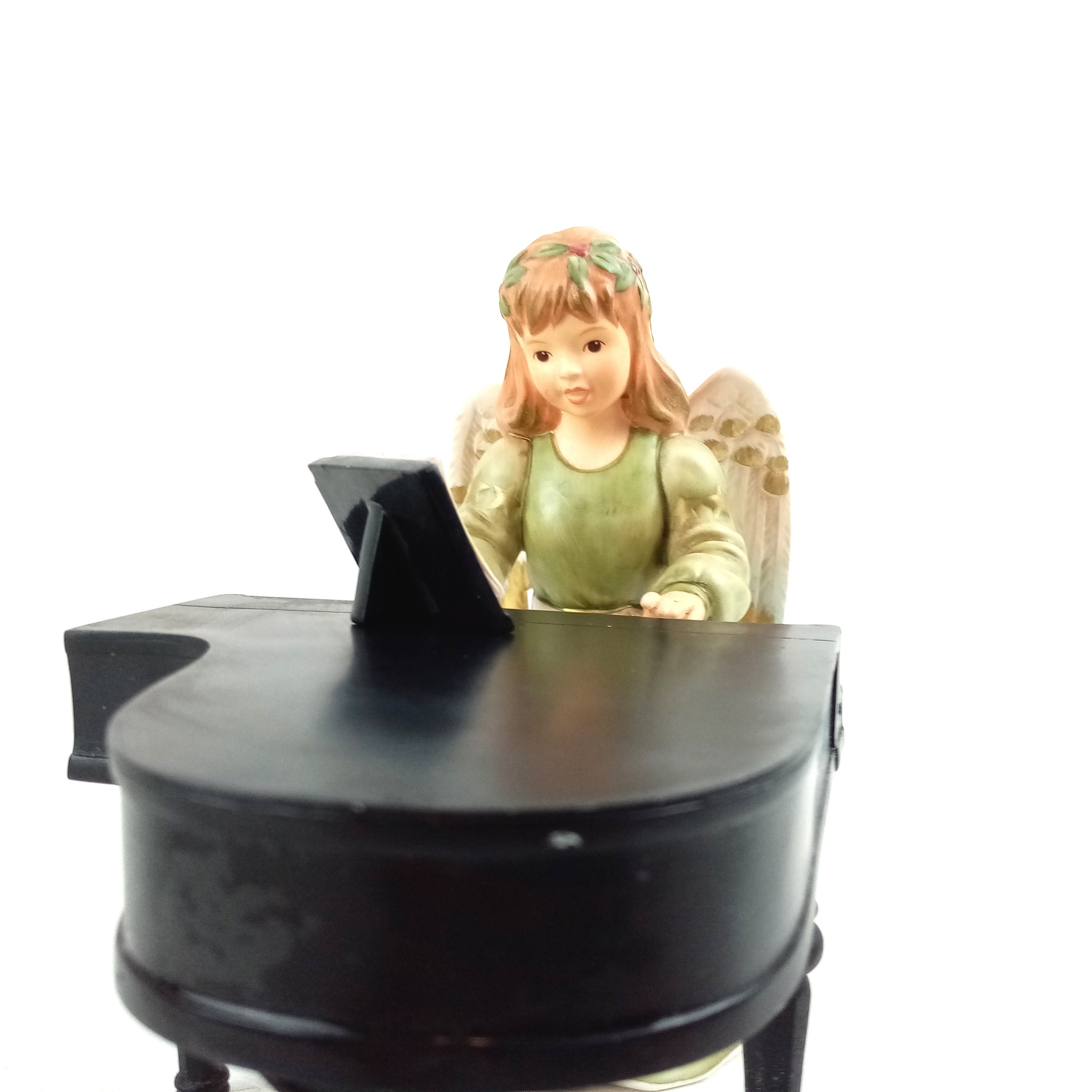 Christmas Goebel Figure, Angel Playing Piano 41 174 Series