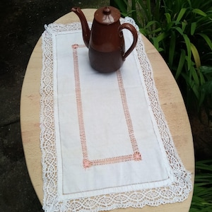 Vintage Drawn Thread Table Runner with Lace Edges and Pink Embroidery, 27 x 14.5 inches