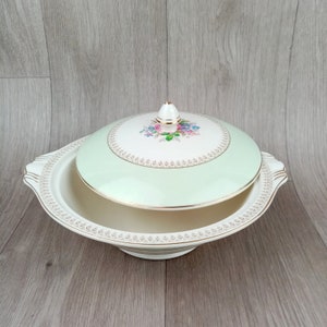 SOL J&G Meakin, early English porcelain tureen, diameter 9.25&quot; / 23.5 cm, early British porcelain, Rose Decor, gold green band, circa 1920