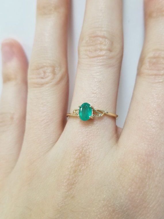 10k Natural Emerald Ring // Solid 10k yellow gold,