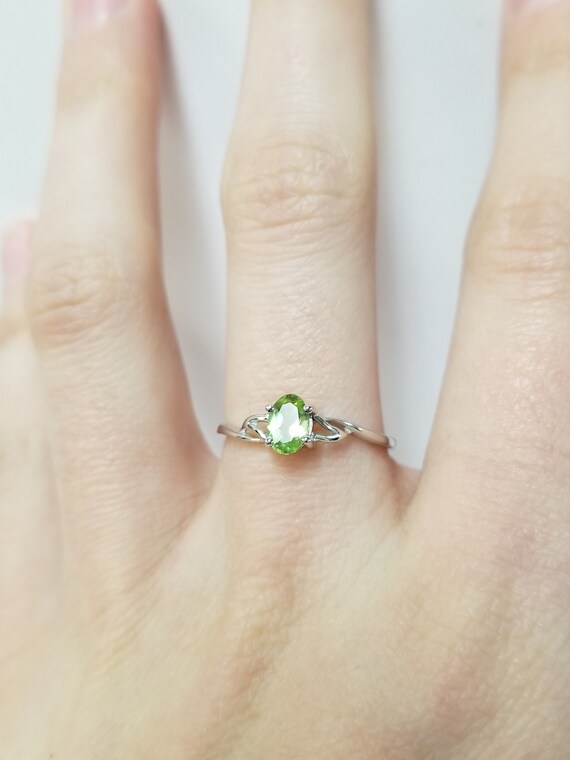 10k peridot ring deals