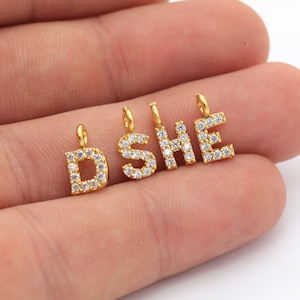 1 pieza de dijes de letras, dijes de letras chapados en oro brillante de 24 k, colgante de collar, dije de letra del alfabeto, (5 x 11 mm) GLD-227