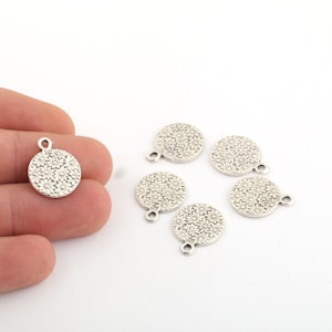 15x19mm Antique Silver Flower Medallion Charms, Round Flower Jewelry, Circle Medallion, Flower Necklace, Jewelry Supplier, Whosale, ANT-58