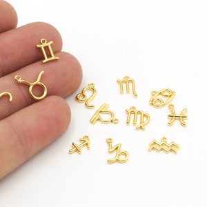 24-karatowe błyszczące pozłacane zawieszki ze znakami zodiaku, zawieszki astrologiczne, złote zawieszki ze znakami zodiaku, zawieszki horoskopowe, pozłacane elementy, (10 mm)